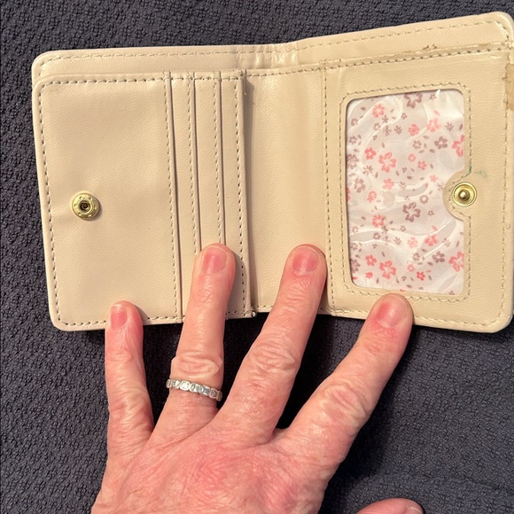 Wallets - Picture 3 of 6